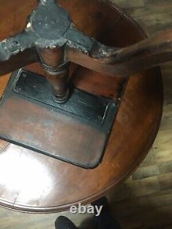 18th Century New England Maple/birch Chippendale Candlestand Ovolo Corner Top