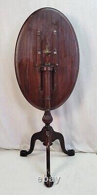 1920s American Chippendale Mahogany Tilt-Top Table Antique Furniture