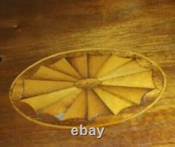 1920s American Chippendale Mahogany Tilt-Top Table With Maple Marquetry. BEAUTIFUL