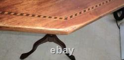 1920s American Chippendale Mahogany Tilt-Top Table With Maple Marquetry. BEAUTIFUL