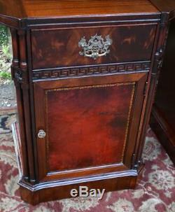 1930s Chinese Chippendale Mahogany and Leather pair Nightstands bedsides tables