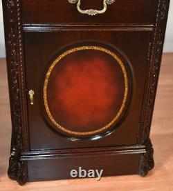 1940s Chinese Chippendale dark Mahogany Leather pair Nightstands bedsides tables
