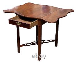 20TH C ANTIQUE CHIPPENDALE MAHOGANY DROP LEAF PEMBROKE TABLE With SERPENTINE TOP