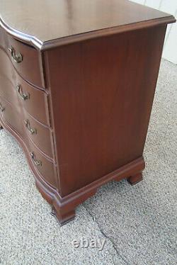 52564 MAHOGANY SERPENTINE FRONT 4 DRAWER BACHELOR CHEST NIGHTSTAND Table