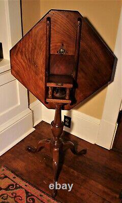 American Mahogany Tilt-Top Tripod Table with Birdcage and Octagonal Top c. 1780