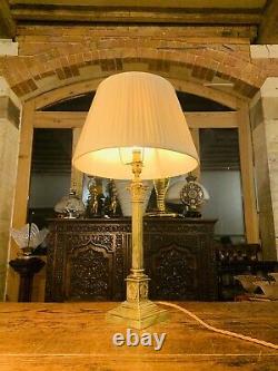 Antique Brass Corinthian Pillared Nelsons Column Table Lamp With Wreaths