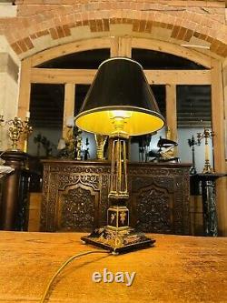 Antique Chinoiserie Black Lacquered Wooden Table Lamp