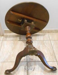 Antique Chippendale Mahogany Tilt Top Table, 18th-19th