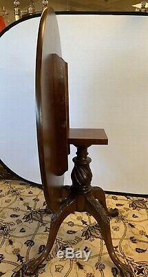 Antique Chippendale Round Mahogany Tilt-Top Center Bistro Dining Card Game Table