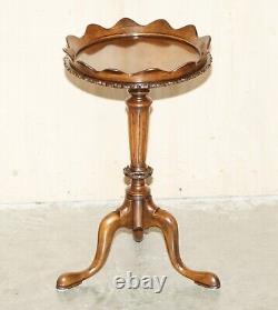 Antique Thomas Chippendale Style Pie Crust Edge Kettle Stand Tripod Side Table