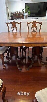 BEAUTIFUL Mahogany Chippendale Dining Table (6 Chairs)