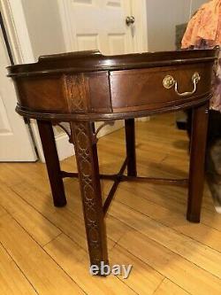 Baker Furniture Chinese Chippendale Carved Mahogany Drum Side Accent Table 26