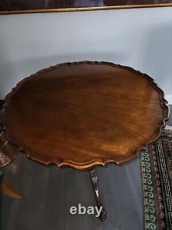 Baker Historic Charleston Carved Chippendale Mahogany Pie Crust Tilt Top Table