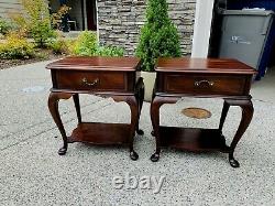 Beautiful Antique Pair of Mahogany Willi Jablinski Bedside Nightstands Tables