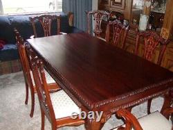 Beautiful Vtg. Chippendale Mahogany Dining Table with8 Chairs