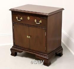 COUNCILL CRAFTSMEN Banded Mahogany Chippendale Style Nightstand Bedside Cabinet