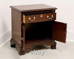 COUNCILL CRAFTSMEN Banded Mahogany Chippendale Style Nightstand Bedside Cabinet