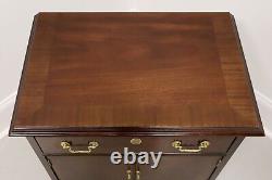 COUNCILL CRAFTSMEN Banded Mahogany Chippendale Style Nightstand Bedside Cabinet