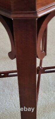 COUNCILL Chippendale Style Mahogany Cherry Lamp Table w. Stretcher Base