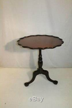 Charming Chippendale Mahogany Pie Crust Tilt Top Side End Tea Table, c. 1920