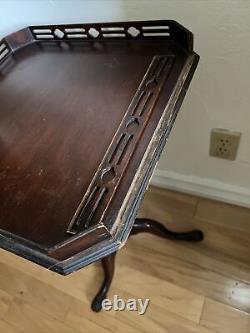 Chippendale Tripod Side End Table Plant Stand Flint & Horner NY Damaged