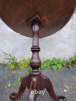 Elegant 1930s English Chippendale Piecrust Mahogany Table