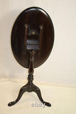 English Queen Ann Chippendale End Side Table with Incised Tilted Top, C. 1920s