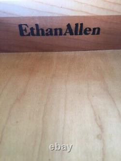 Ethan Allen Cherry Georgian Court Side Table (model 11-8307) (finish 225)