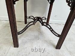 Ethan Allen Georgian Court Chippendale Lamp End Side Table Cherry 225