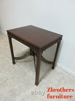 Ethan Allen Newport Pierce Carved Mahogany Lamp End Table chippendale