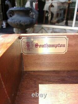 Fantastic Mahogany Pembroke Table By Southhampton 20th century