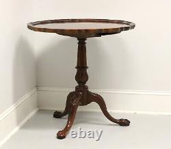 HICKORY CHAIR Mahogany Chippendale Tilt-Top Pie Crust Table