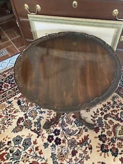 Harden Chippendale Style Carved Pie Crust Side Table ball And Claw Feet USA