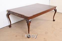 Henredon Chippendale Banded Mahogany and Burl Wood Extension Dining Table