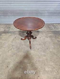Hickory Chair Mount Vernon Collection Chippendale Mahogany Pie Shaped Tea Table