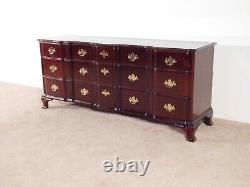 Kindel Furniture Chippendale 9 Drawer Mahogany Blockfront Long Chest Dresser