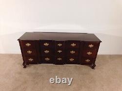 Kindel Furniture Chippendale 9 Drawer Mahogany Blockfront Long Chest Dresser