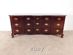 Kindel Furniture Chippendale 9 Drawer Mahogany Blockfront Long Chest Dresser