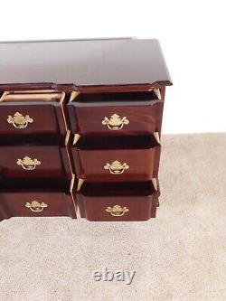 Kindel Furniture Chippendale 9 Drawer Mahogany Blockfront Long Chest Dresser