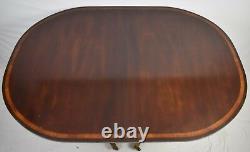 Kittinger Banded Mahogany Duncan Phyfe Dining Table in the Williamsburg Style