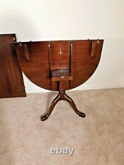 Kittinger Williamsburg CW-66 Triple Pedestal Dining Banquet Table w Two Leaves