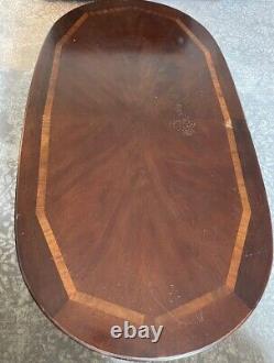 Lane altavista furniture coffee table Chinese chippendale mahogany veneer
