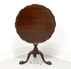 Late 20th Century Mahogany Chippendale Tilt-Top Pie Crust Table