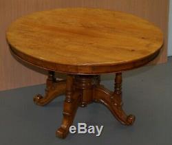 Lovely Vintage Solid Golden Mahogany Round Dining Table Ornately Carved Legs