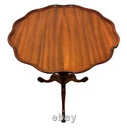 Mahogany Carved Pie Crust Chippendale Lamp Table / Parlor Table