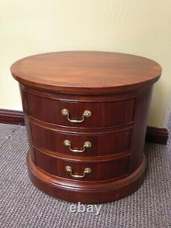 Oval END TABLE Bernhardt MAHOGANY c2000 Chippendale Georgian Style BACK FINISHED