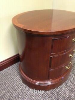 Oval END TABLE Bernhardt MAHOGANY c2000 Chippendale Georgian Style BACK FINISHED