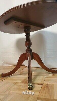 Oval Mahogany Chippendale Style End Table Grand Rapids