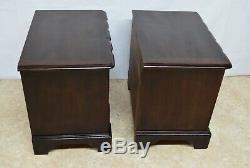 Pair Henredon Solid Mahogany Chippendale Nightstands Bedside Tables