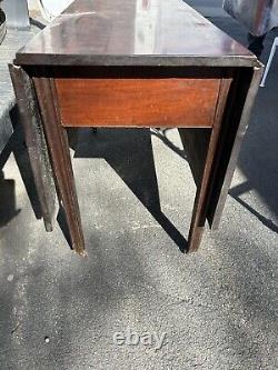 Queen anne plumb pudding gate leg table mahogany 1760 45x58.5 Chippendale